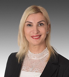 Frau Daniela Deniz